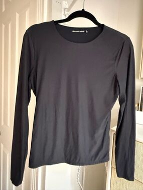 Abercrombie & Fitch Soft Matte Seamless Long-Sleeve Tee, Black, Sz. Large